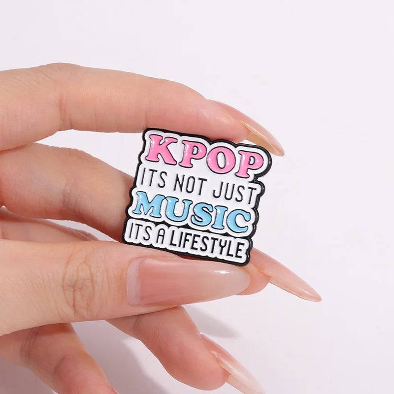 Ik hou van K-Pop Speld – 5 Varianten
